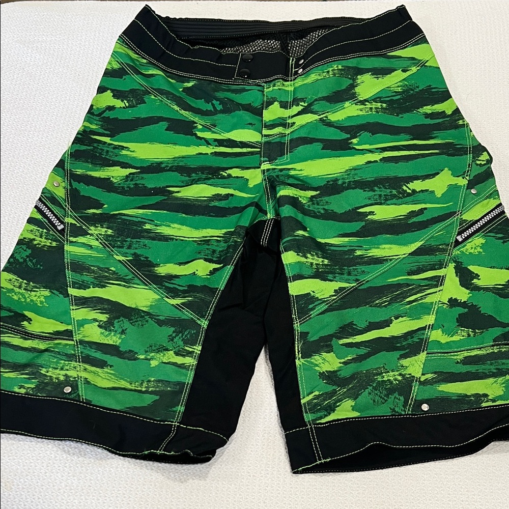 Vintage Troy Lee design Green and Black Camouflage moto Shorts 🩳